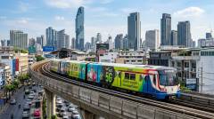 BTS_Skytrain_with_advertisement_202607182318