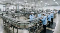 Bottles_moving_through_factory_m…_202607251916