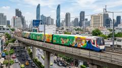 BTS_Skytrain_with_advertisement_202607182318 (1)