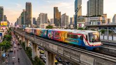 BTS_Skytrain_with_advertisement_202607182318 (3)