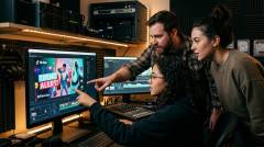 Team_editing_TikTok_ad_202607060113