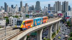Monorail_with_advertisement_wrap…_202607182315 (2)